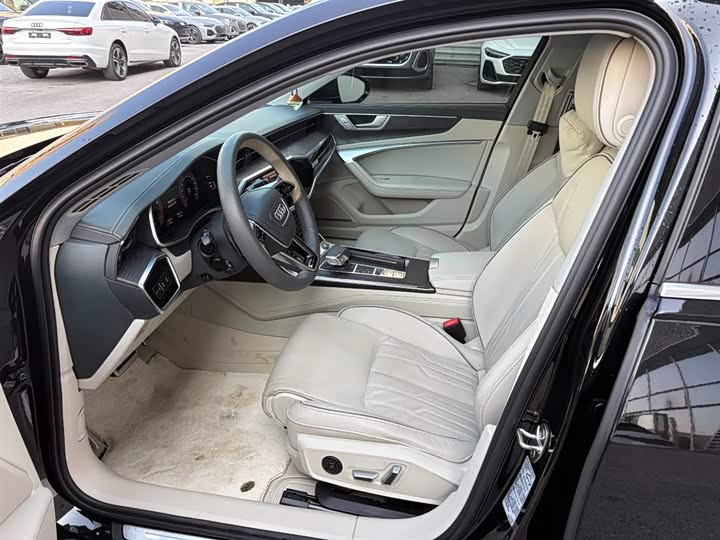 Фото 9 - Audi A6L