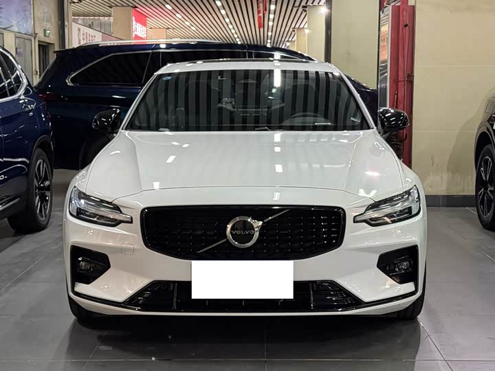 Фото 2 - Volvo S60