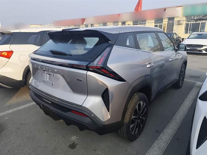 Фото 7 - Geely Atlas