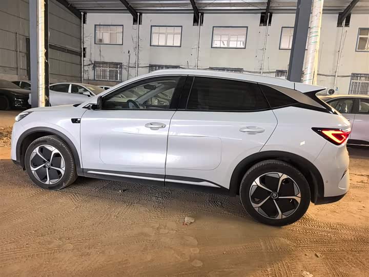 Фото 9 - BYD Yuan Plus