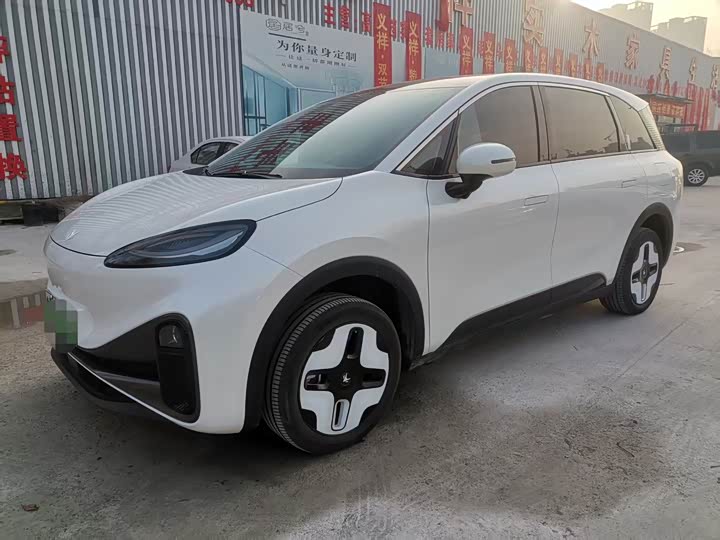 Фото 9 - BAIC Arcfox Kaola S