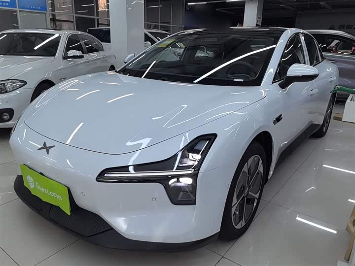 Фото 1 - XPeng Mona M03