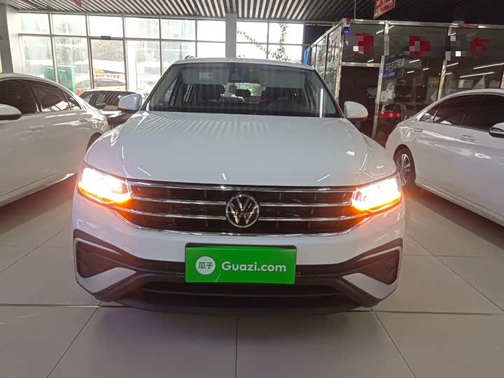 Фото 3 - Volkswagen Tiguan L Pro