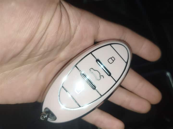 Фото 9 - Bestune B70