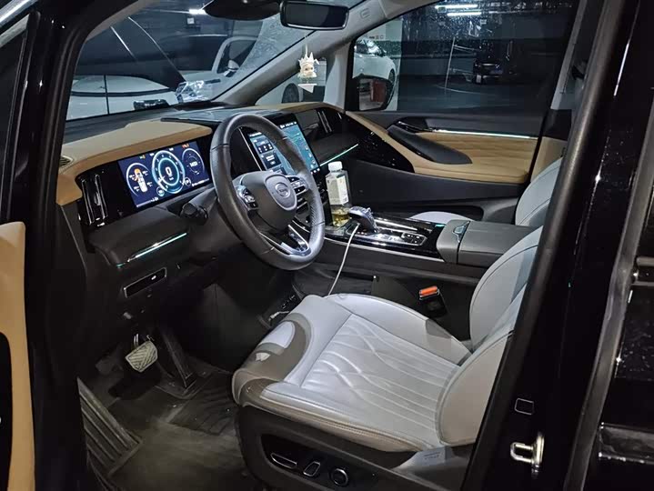 Фото 9 - GAC Trumpchi M8