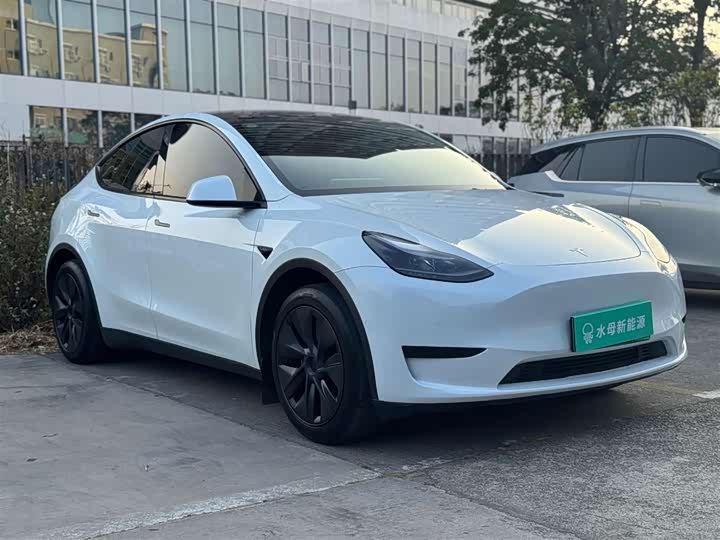 Фото 3 - Tesla Model Y