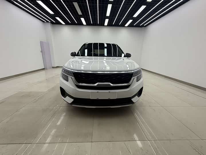 Фото 2 - Kia KX3