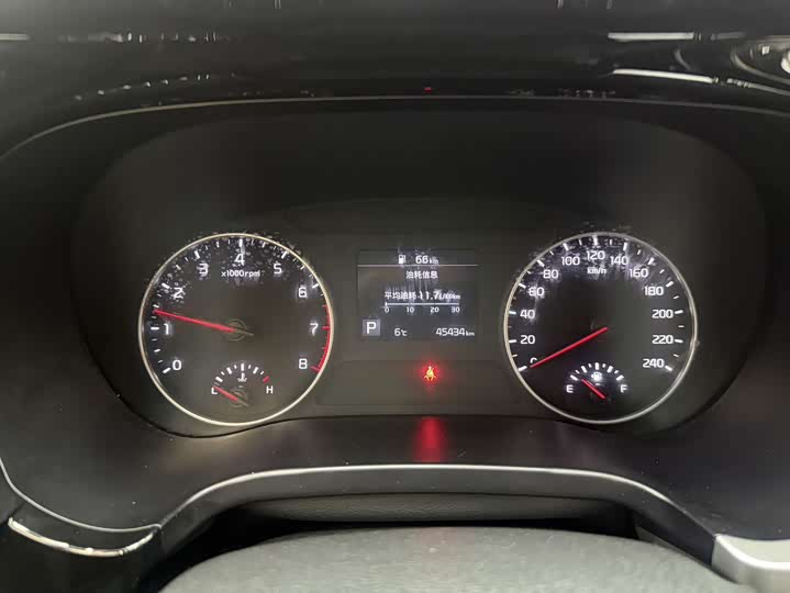 Фото 9 - Kia KX3