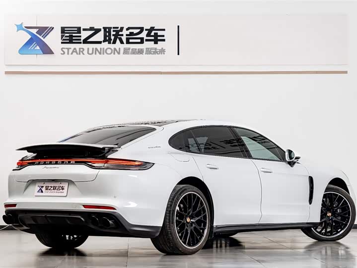 Фото 7 - Porsche Panamera