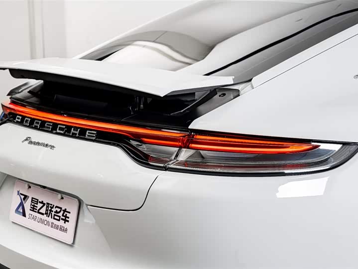 Фото 9 - Porsche Panamera