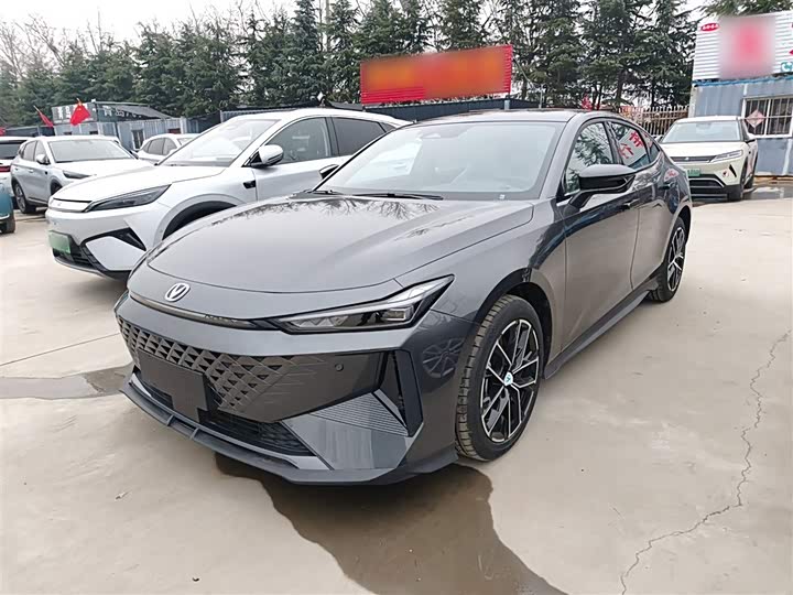 Фото 2 - Changan UNI-V Hybrid