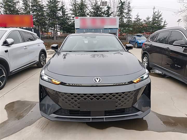 Фото 3 - Changan UNI-V Hybrid