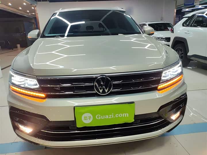 Фото 3 - Volkswagen Tiguan L Pro