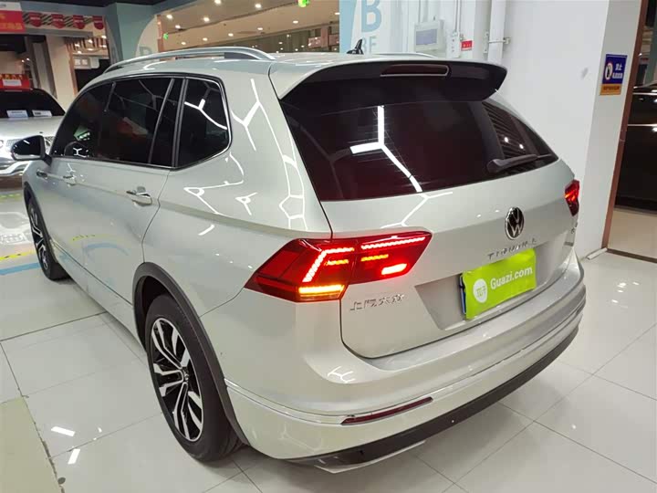 Фото 5 - Volkswagen Tiguan L Pro