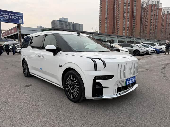 Фото 3 - Zeekr 009