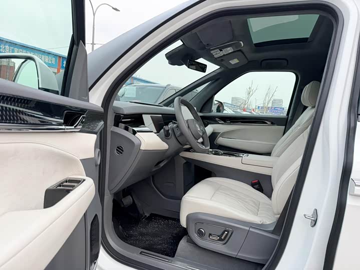 Фото 4 - Zeekr 009