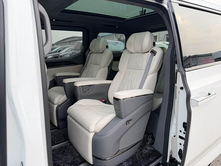 Фото 7 - Zeekr 009