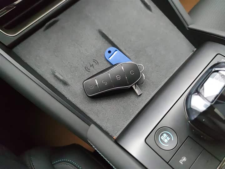 Фото 9 - BYD Qin L