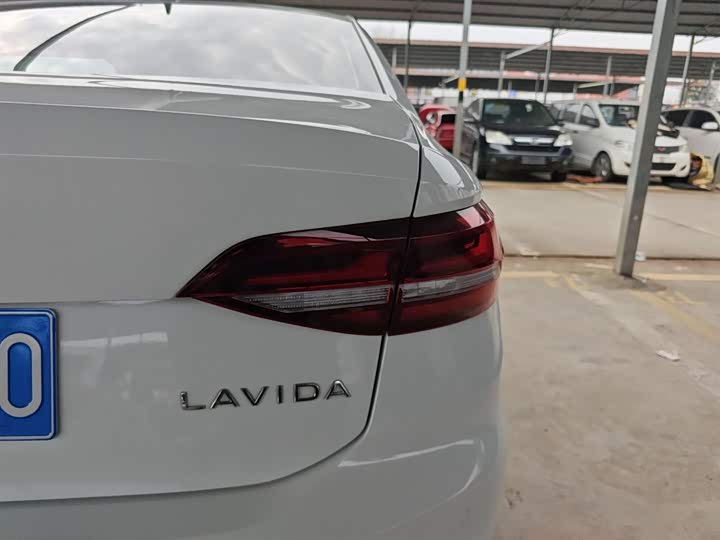 Фото 8 - Volkswagen Lavida
