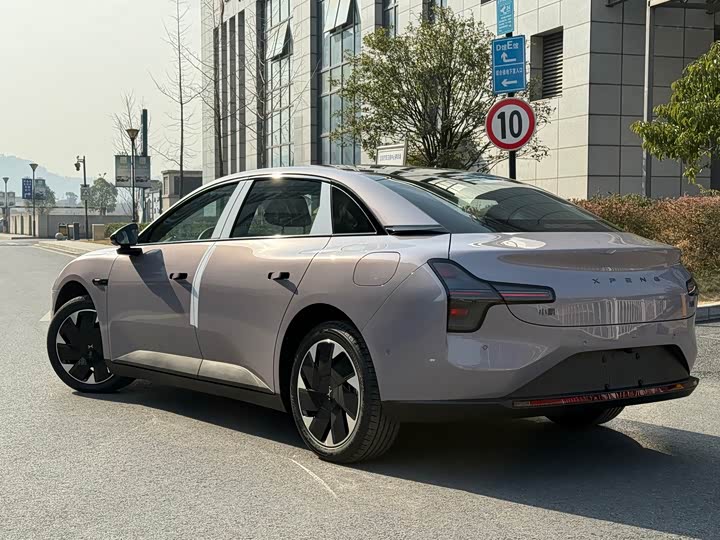 Фото 4 - XPeng Mona M03