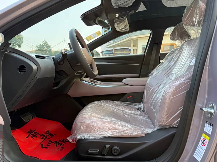 Фото 8 - XPeng Mona M03