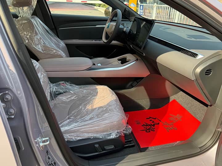 Фото 9 - XPeng Mona M03