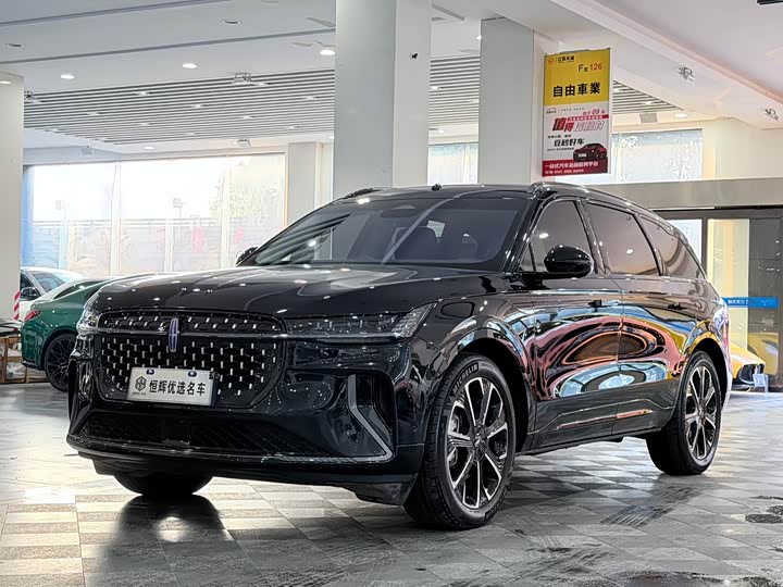 Фото 1 - Lincoln Nautilus