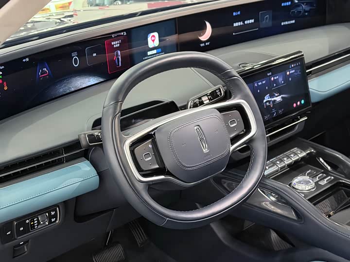 Фото 5 - Lincoln Nautilus