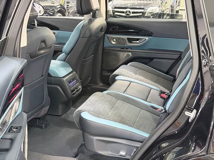 Фото 7 - Lincoln Nautilus