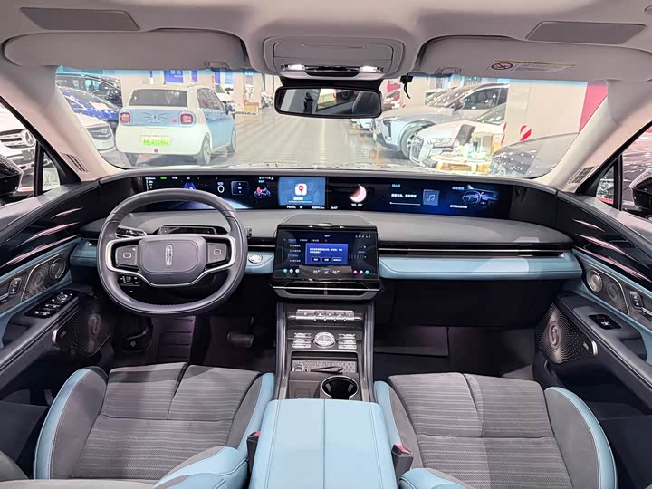 Фото 8 - Lincoln Nautilus