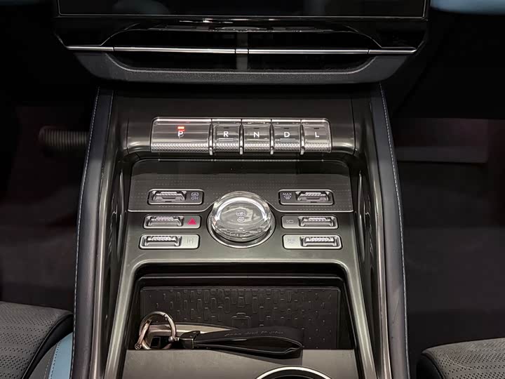 Фото 9 - Lincoln Nautilus