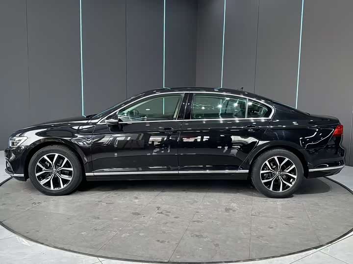 Фото 4 - Volkswagen Magotan