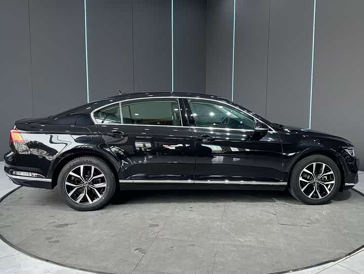 Фото 5 - Volkswagen Magotan