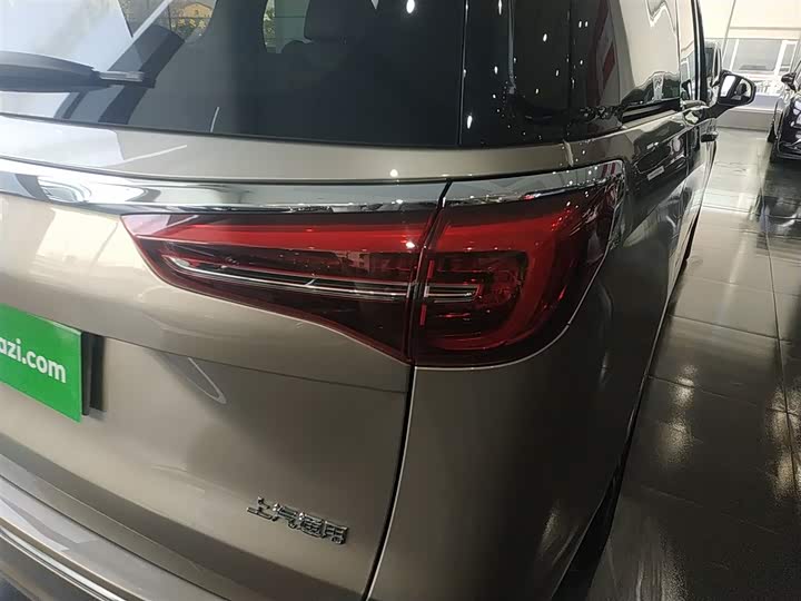 Фото 8 - Buick GL8 ES