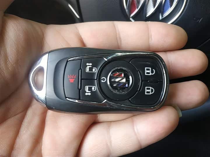 Фото 9 - Buick GL8 ES