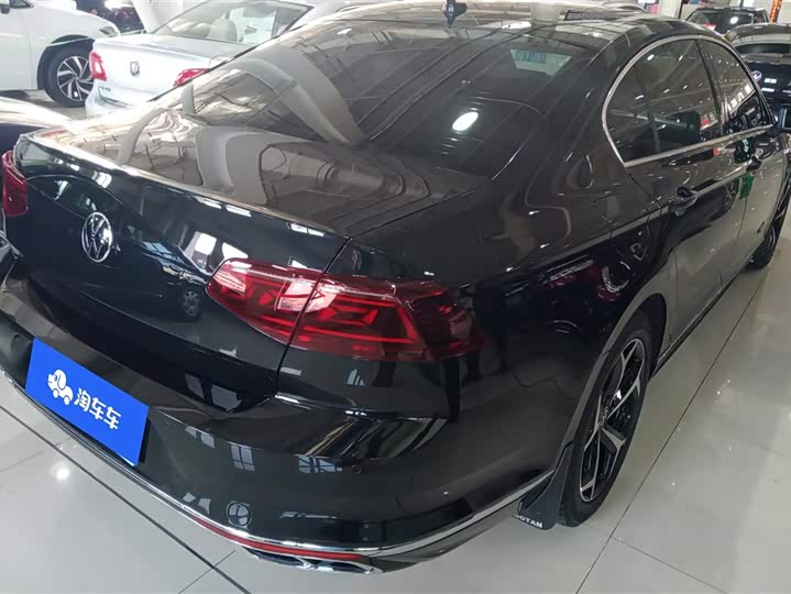 Фото 3 - Volkswagen Magotan