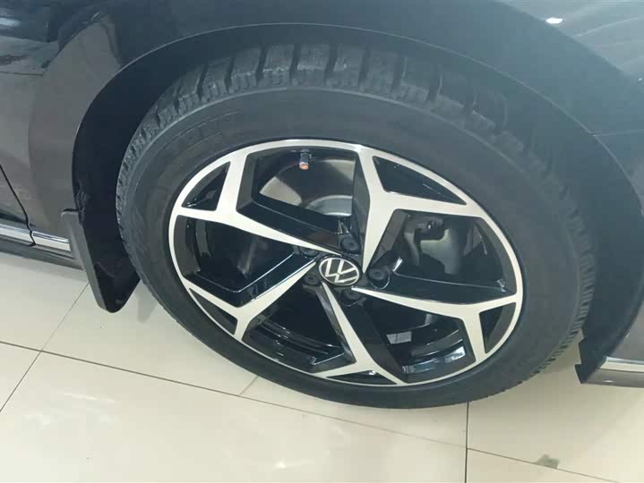 Фото 6 - Volkswagen Magotan