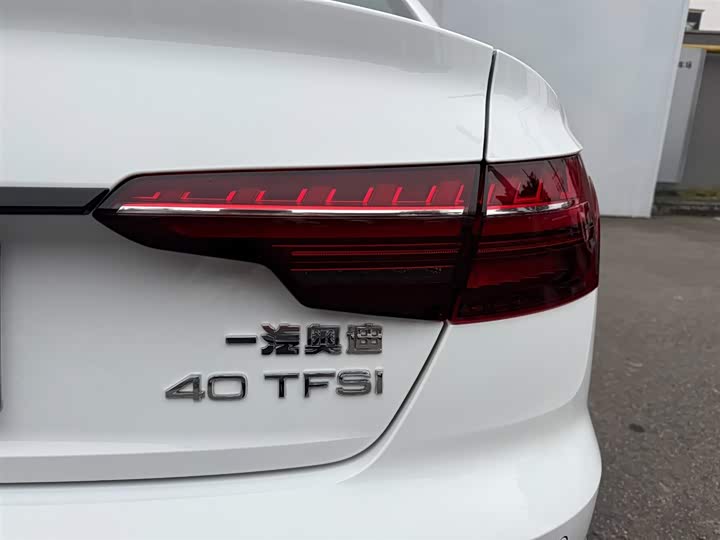 Фото 6 - Audi A4L