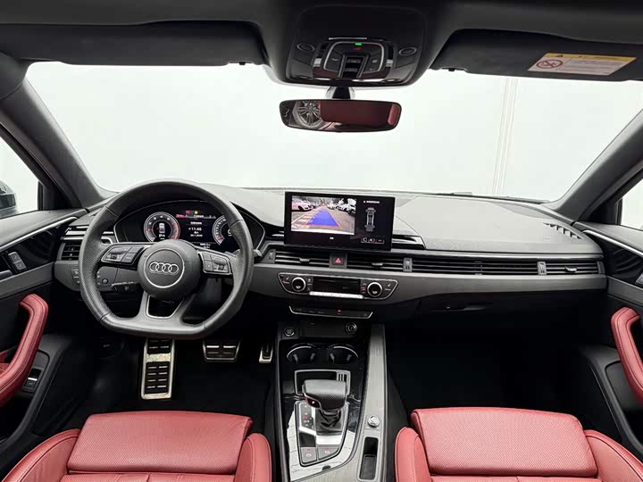 Фото 8 - Audi A4L