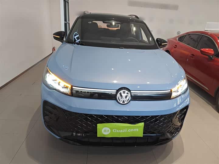 Фото 3 - Volkswagen Tiguan L Pro