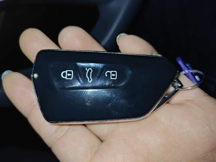 Фото 9 - Volkswagen Tiguan L Pro