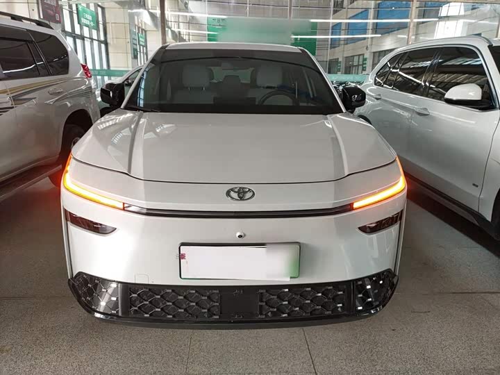 Фото 3 - Toyota bZ3X