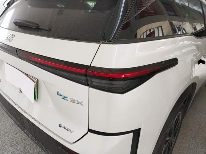 Фото 8 - Toyota bZ3X