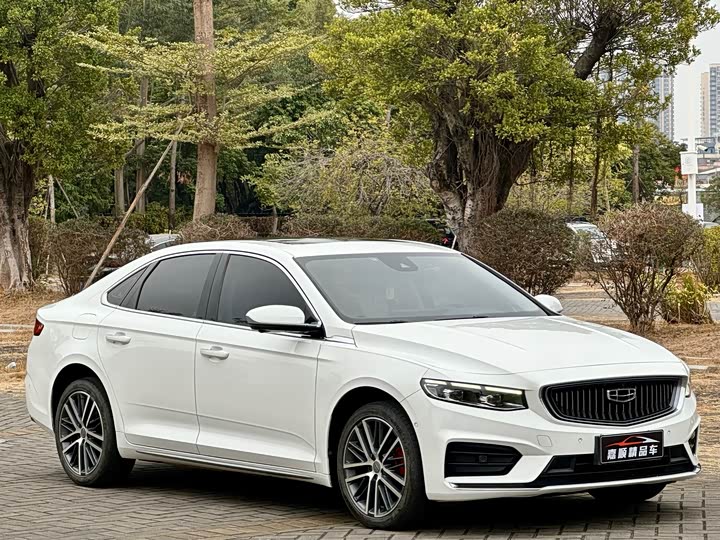 Фото 3 - Geely Preface