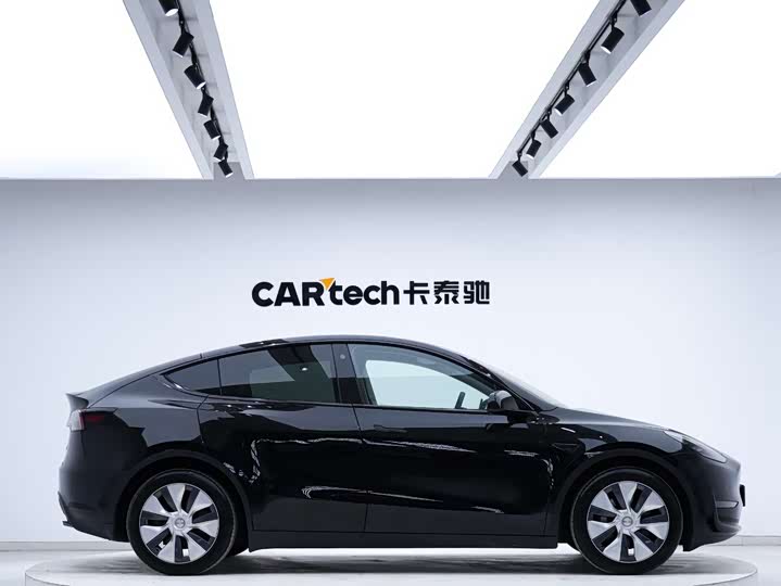 Фото 6 - Tesla Model Y