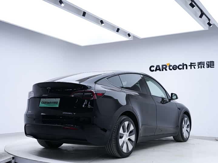 Фото 8 - Tesla Model Y