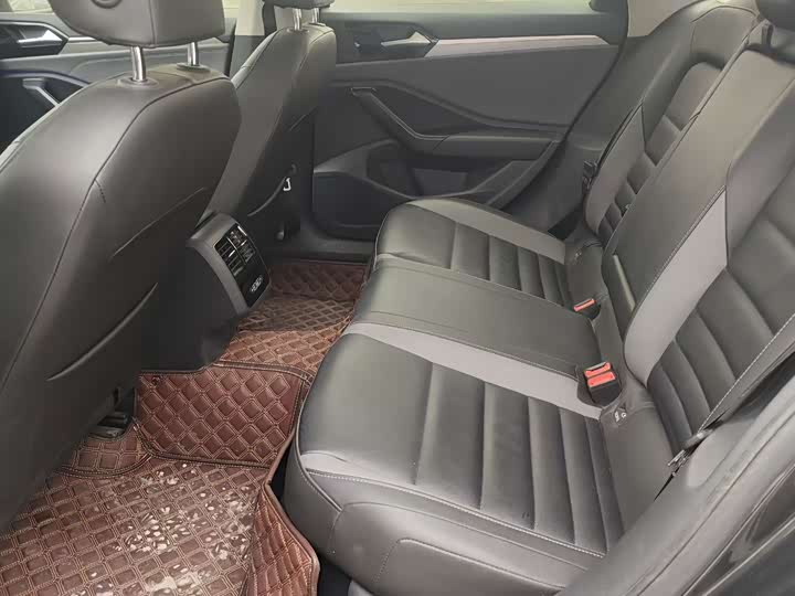 Фото 5 - Volkswagen Sagitar L