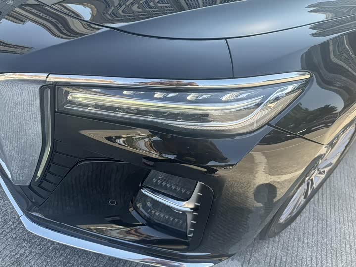 Фото 8 - Hongqi H5