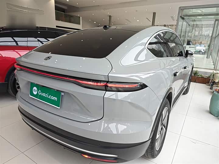 Фото 7 - Nio EC6