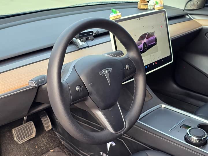 Фото 8 - Tesla Model 3